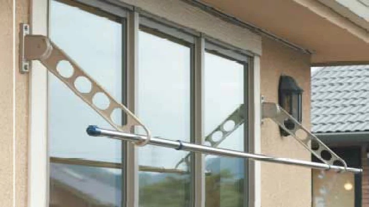 新築戸建て物干し金具取付工事